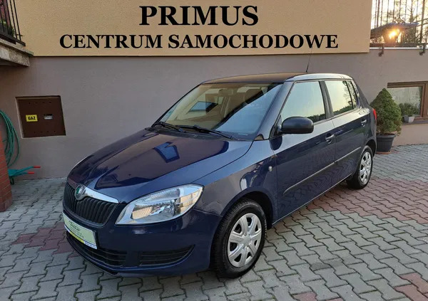 samochody osobowe Skoda Fabia cena 15990 przebieg: 215799, rok produkcji 2011 z Chodzież